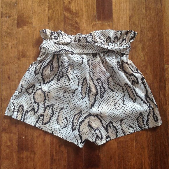 Zaful - Snakeskin Print Paperbag Shorts - Picture 10 of 11